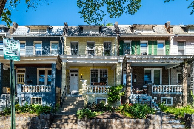 237 11th ST SE in Washington, DC - Building Photo - Building Photo
