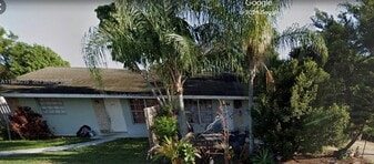 3473 SE Hawthorne St in Stuart, FL - Building Photo
