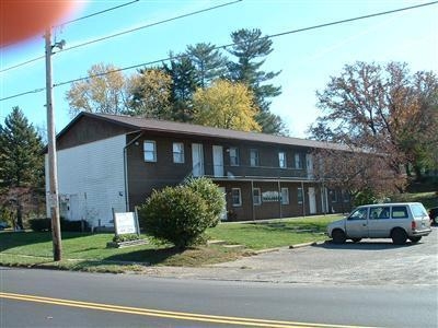 Pershing Apartments in Zanesville, OH - Building Photo