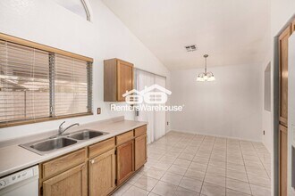 8622 W Davis Rd in Peoria, AZ - Building Photo - Building Photo