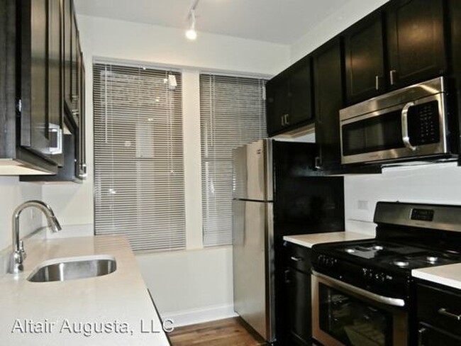 2540 Augusta W Blvd, Unit 1F in Chicago, IL - Building Photo - Building Photo