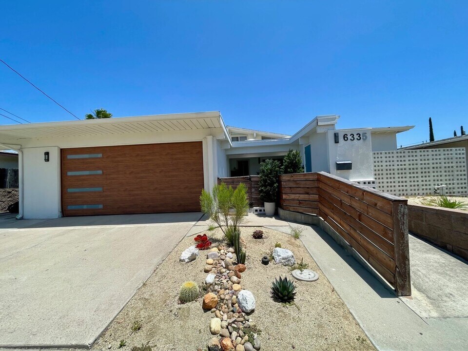 6335 Lake Apopka Pl in San Diego, CA - Building Photo