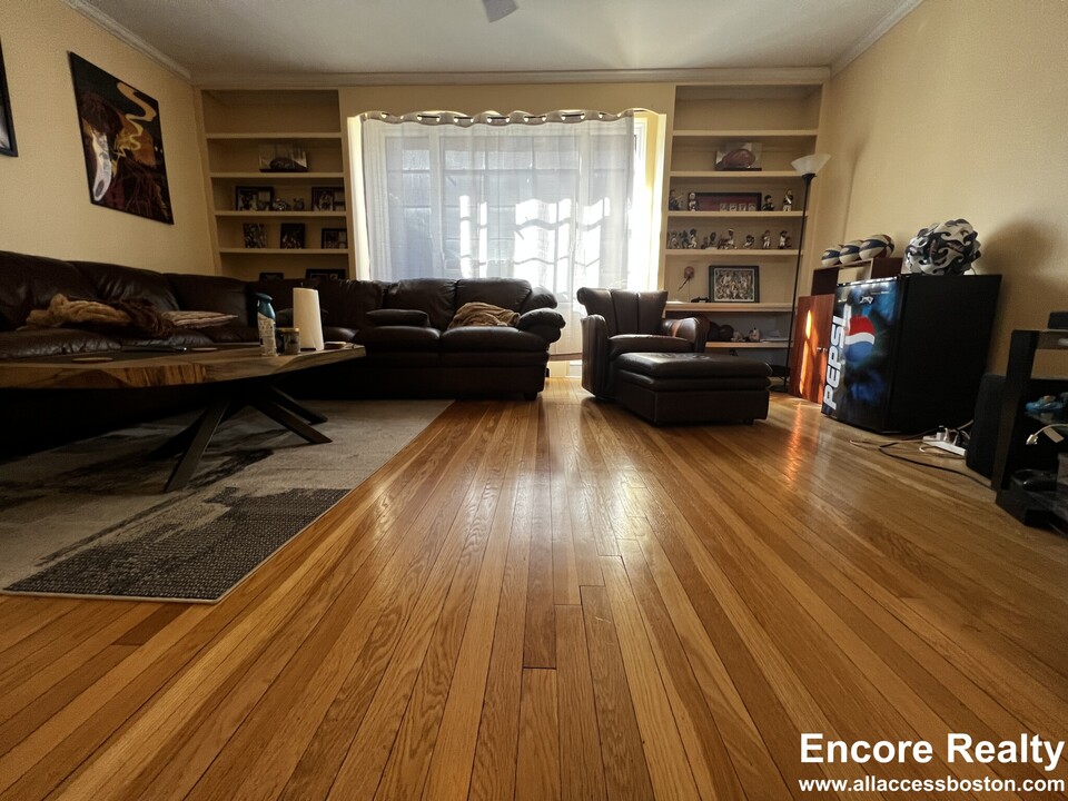 115 Longwood Ave, Unit #95 - 2 in Brookline, MA - Foto de edificio