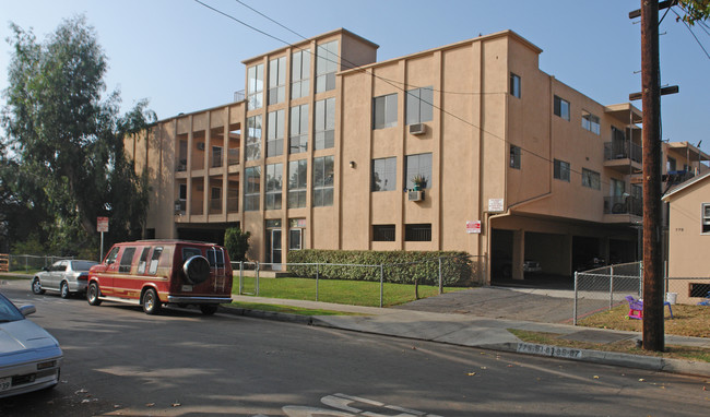 775 Worcester Ave in Pasadena, CA - Foto de edificio - Building Photo