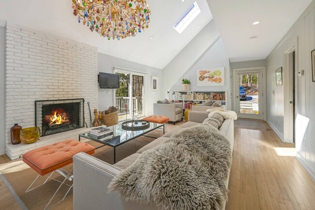 property at 3 Tillinghast Pl