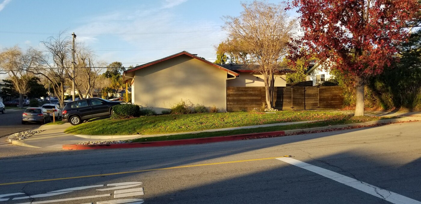 505 Cuesta Dr-Unit -1511 in San Luis Obispo, CA - Building Photo