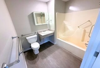 Affordable, Spacious Living at Flyers Land... in Fairborn, OH - Building Photo - Building Photo