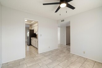 4530 E Emelita Ave in Mesa, AZ - Building Photo - Building Photo