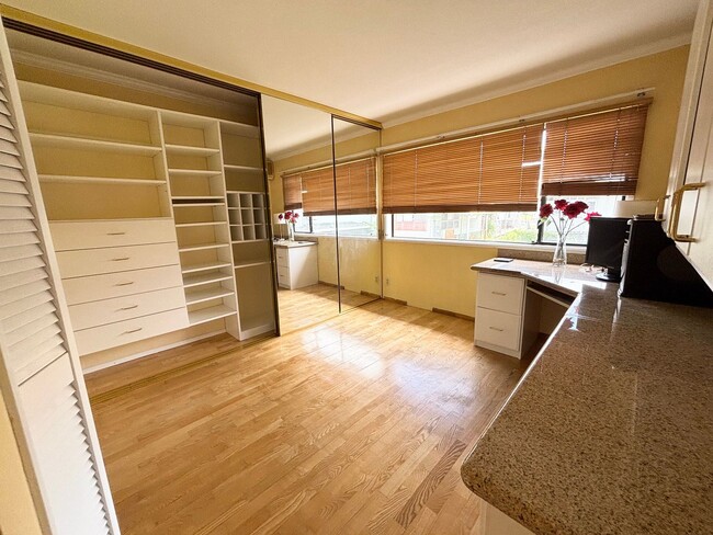property at 1649 Waikahalulu Ln