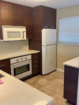 1811 Sabal Palm Dr in Davie, FL - Building Photo