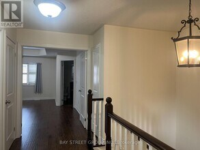 571 Sixteen Mile Dr in Oakville, ON - Building Photo - Building Photo