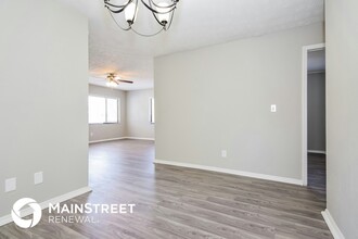 3901 Helena St NE in St. Petersburg, FL - Building Photo - Building Photo