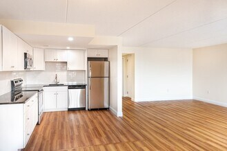 51 John St in Brookline, MA - Foto de edificio - Building Photo