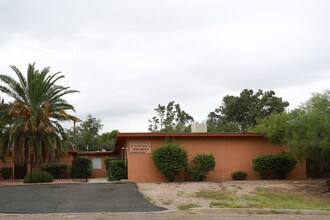 4902-4910 E 1st St in Tucson, AZ - Building Photo - Building Photo