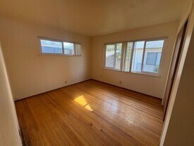 708 E Cook St in Santa Maria, CA - Building Photo