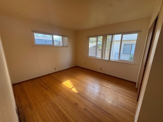 property at 708 E Cook St