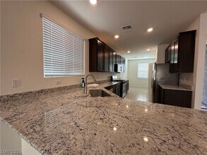 6060 Neptuno St in Las Vegas, NV - Building Photo - Building Photo