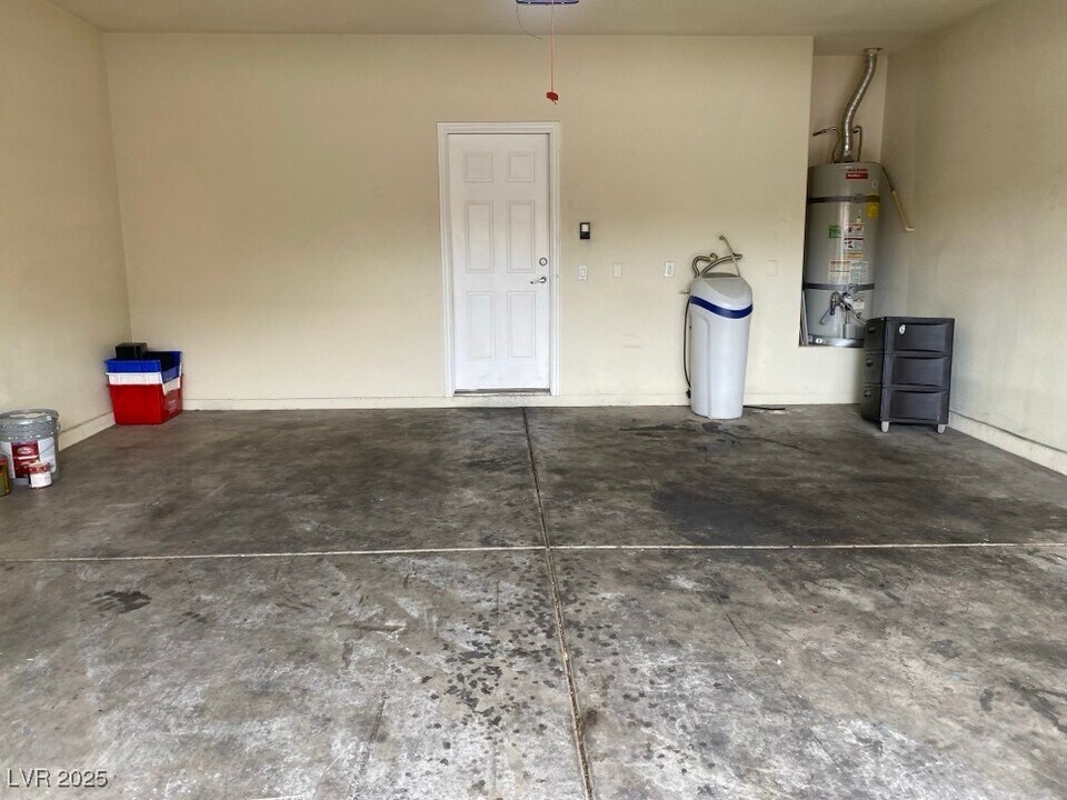 10520 Nantucket Ridge Ave in Las Vegas, NV - Building Photo