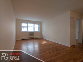 643 W Wrightwood Ave, Unit #625-309 Apartments