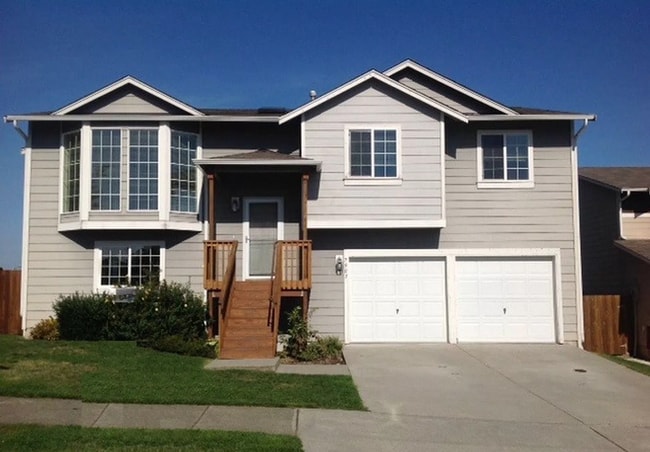 property at 7727 32nd St NE