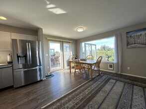 353 Sand Dune Ave SW in Ocean Shores, WA - Foto de edificio - Building Photo