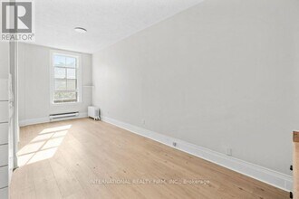 67 Ontario Ave in Hamilton, ON - Building Photo - Building Photo