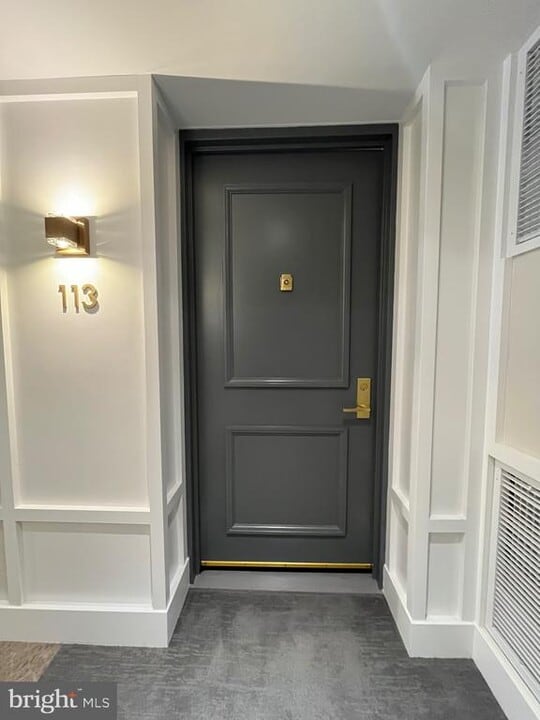 1637 Oakwood Dr in Narberth, PA - Building Photo