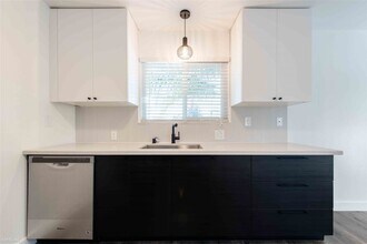 128 E Reed St in San Jose, CA - Building Photo - Building Photo
