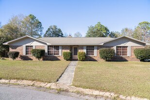 8238 Li Fair Dr in Pensacola, FL - Building Photo