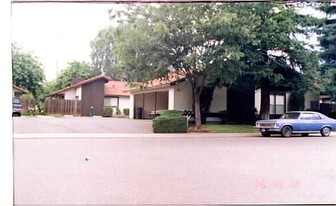 3813 Pan Am Dr Apartments