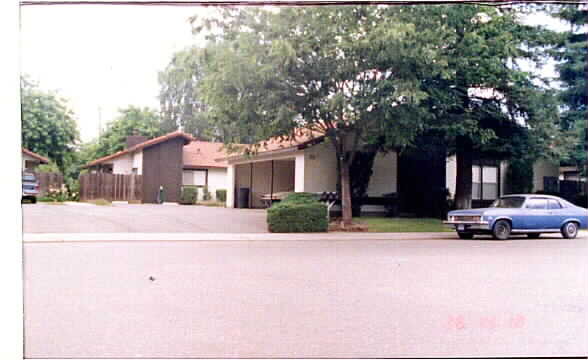 3813 Pan Am Dr in Modesto, CA - Building Photo