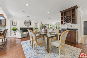 1114 S La Peer Dr in Los Angeles, CA - Building Photo - Building Photo