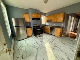 180 Quincy St, Unit 2 in Boston, MA - Building Photo