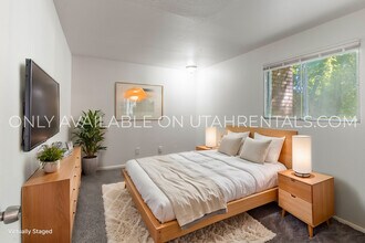 4900 S Highland Cir in Holladay, UT - Building Photo - Building Photo
