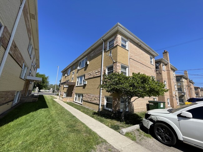 1645 S Harlem Ave in Berwyn, IL - Building Photo - Building Photo