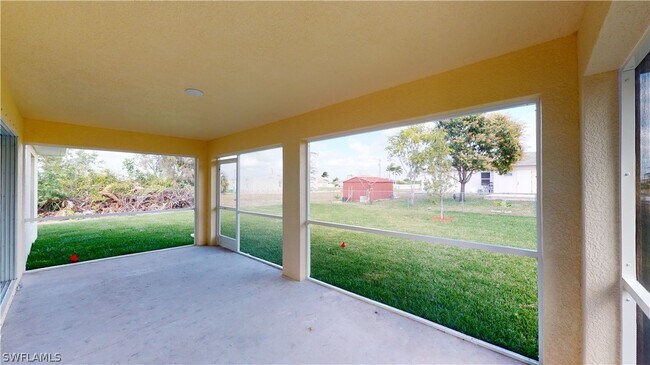 621 NW 7th Pl in Cape Coral, FL - Building Photo - Building Photo