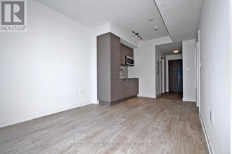 576 Front St W in Toronto, ON - Building Photo - Building Photo