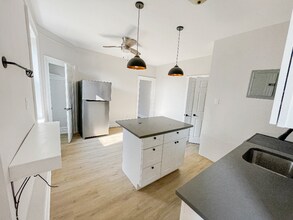 5145 Pine St in Philadelphia, PA - Foto de edificio - Building Photo