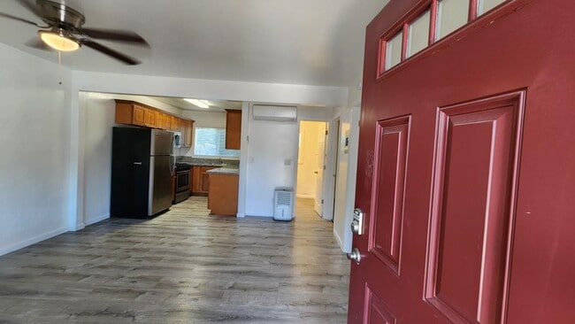 property at 728 W 1st Ave