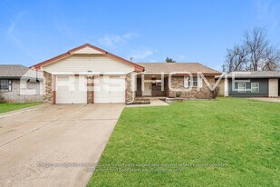 4404 Bonaparte Blvd in Midwest City, OK - Building Photo