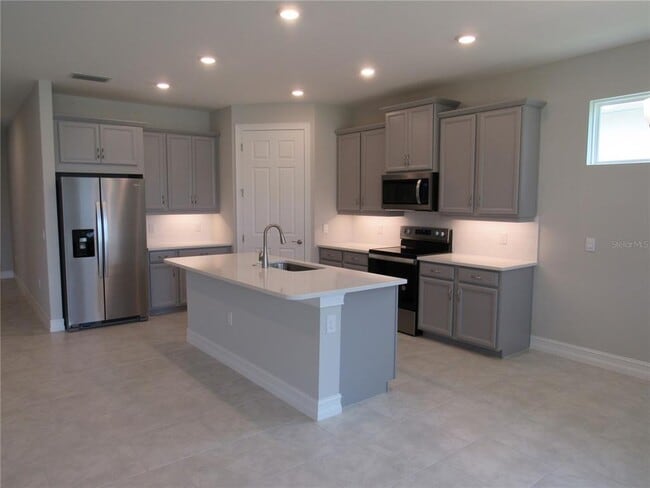 729 Ibiza Lp in Venice, FL - Building Photo - Building Photo