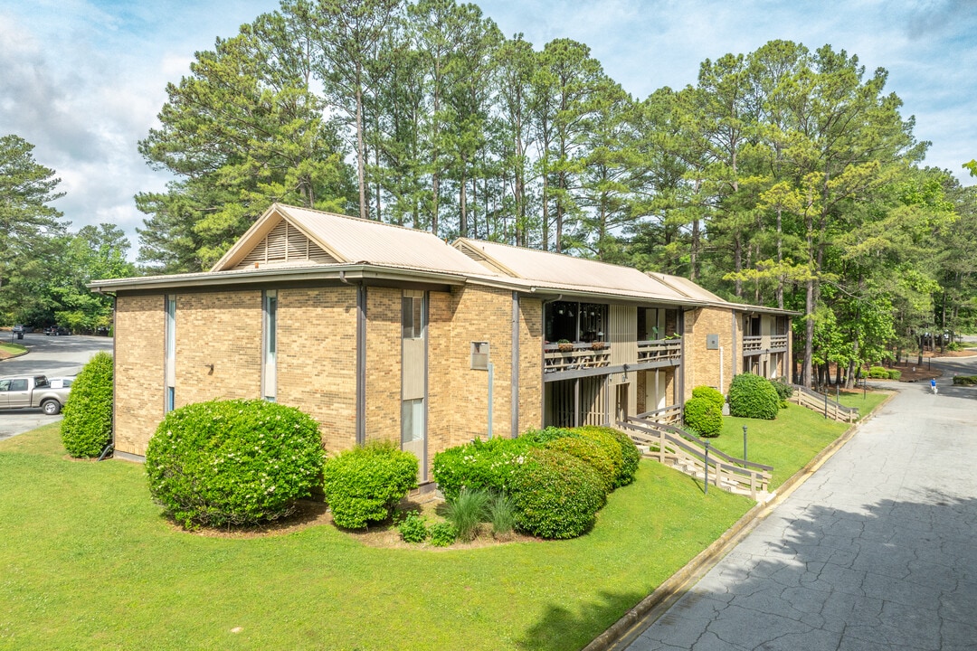 Four Seasons Condos in Vestavia Hills, AL - Building Photo