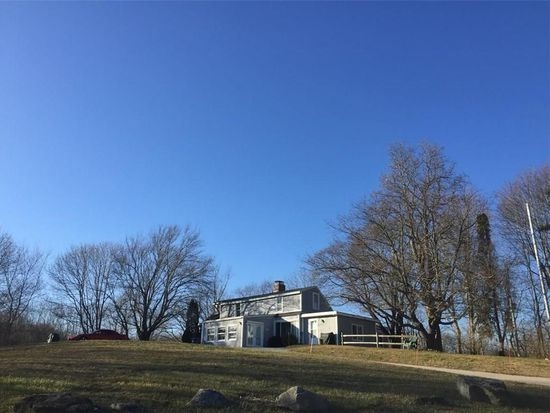 118 Bonnet Shores Rd in Narragansett, RI - Building Photo