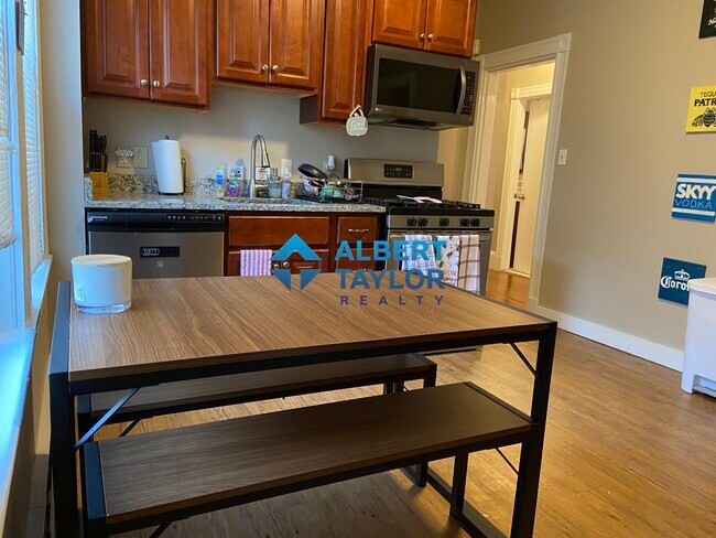 8 Sunset St, Unit 2 in Boston, MA - Foto de edificio - Building Photo