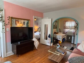 54 Elm Ave-Unit -01 in Takoma Park, MD - Foto de edificio - Building Photo