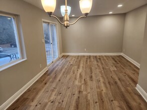 0 W Lake Ave NW in Atlanta, GA - Foto de edificio - Building Photo