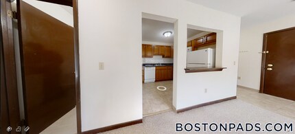 378 Sunderland Rd in Worcester, MA - Building Photo - Building Photo