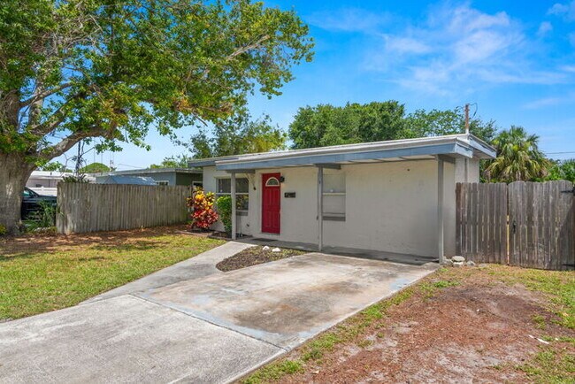 7537 35th Ave N in St. Petersburg, FL - Building Photo - Building Photo