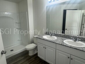 2364 N Sand Hills Ct in Casa Grande, AZ - Building Photo - Building Photo