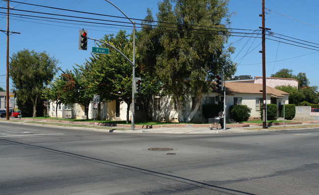 1092-1098 E Madison Ave in El Cajon, CA - Building Photo - Building Photo